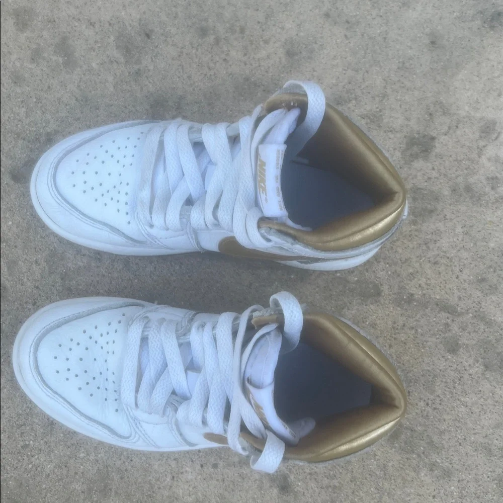 Nike Air Jordan 1 Retro White Metallic Gold Toddler High Top Sneakers Size 12